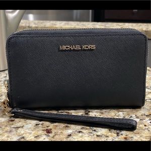 Black Michael Kors Jet Set Travel Wristlet